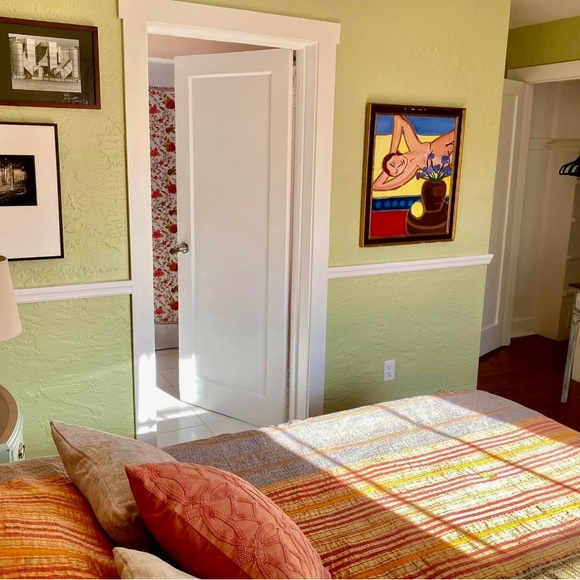 Meet your Posher, Rebecca - Picture 3 of 9